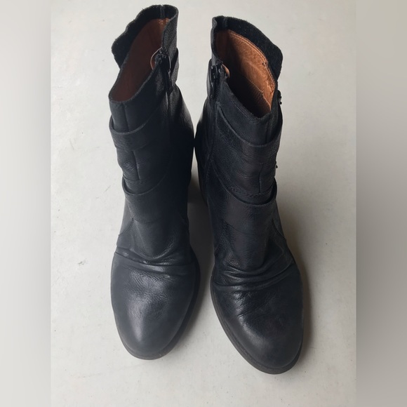 NAYA | Black Virtue Leather Buckle Block Heel Booties Size 8.5 - Picture 2 of 9